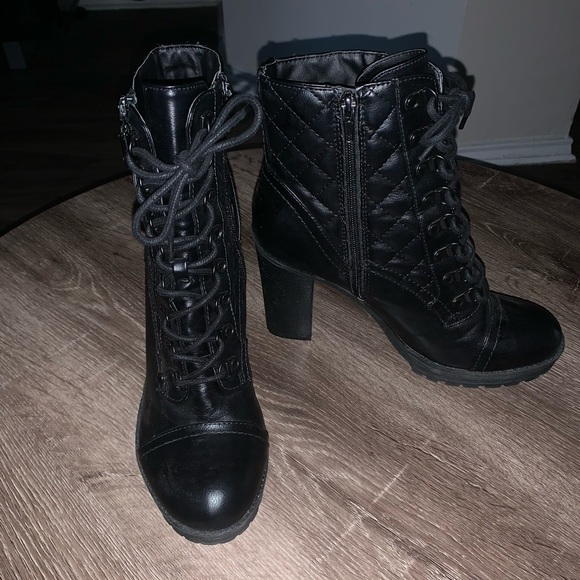 Ladies Boots - Picture 2 of 7
